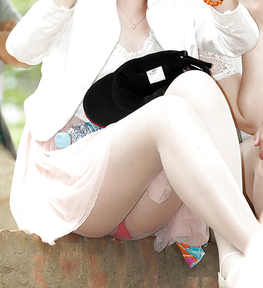 Upskirt 21 porn pictures