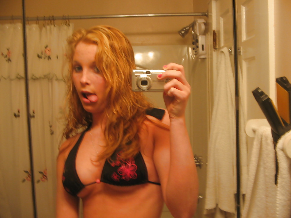 Sexy lil Blonde Hometown Slut porn pictures