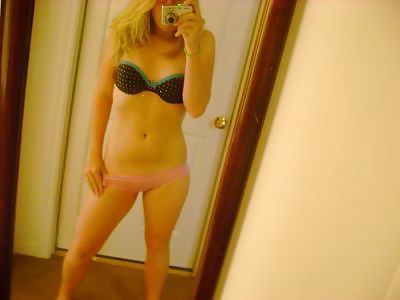 Self Shot Hottie 2 porn pictures