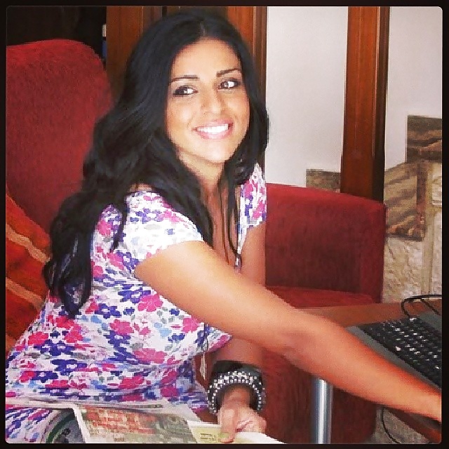 ARAB HOTTIE - 2 porn pictures
