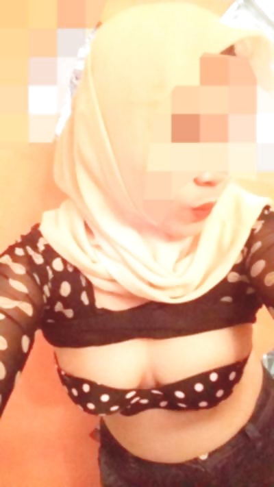 indonesia- milf jilbaber 1 porn pictures