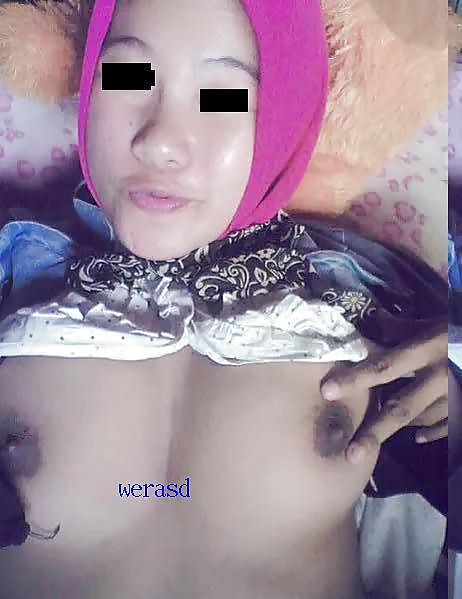 jilbab pink indonesia porn pictures