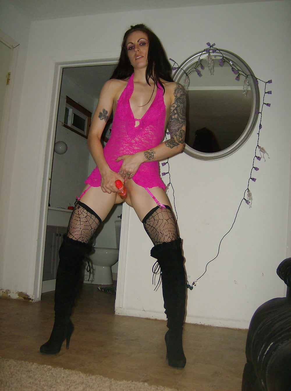 JENNIFER TATUADA porn pictures