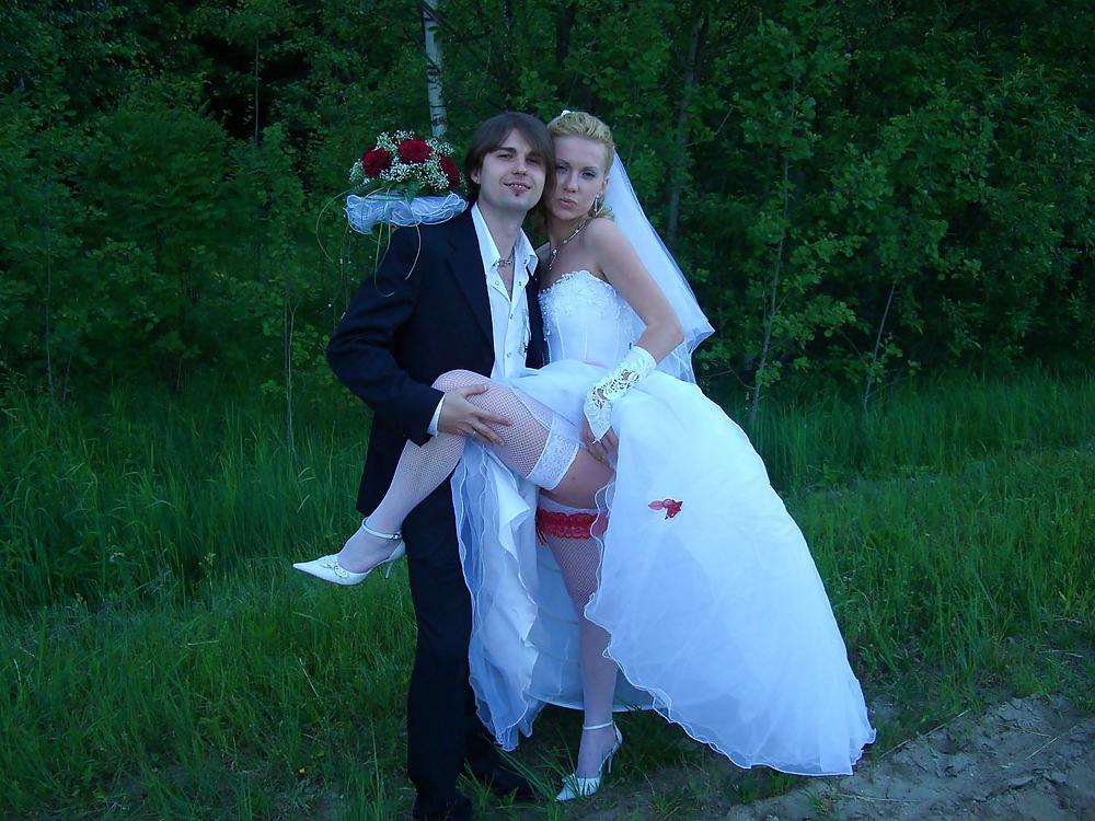 Wedding-Bride upskirt porn pictures