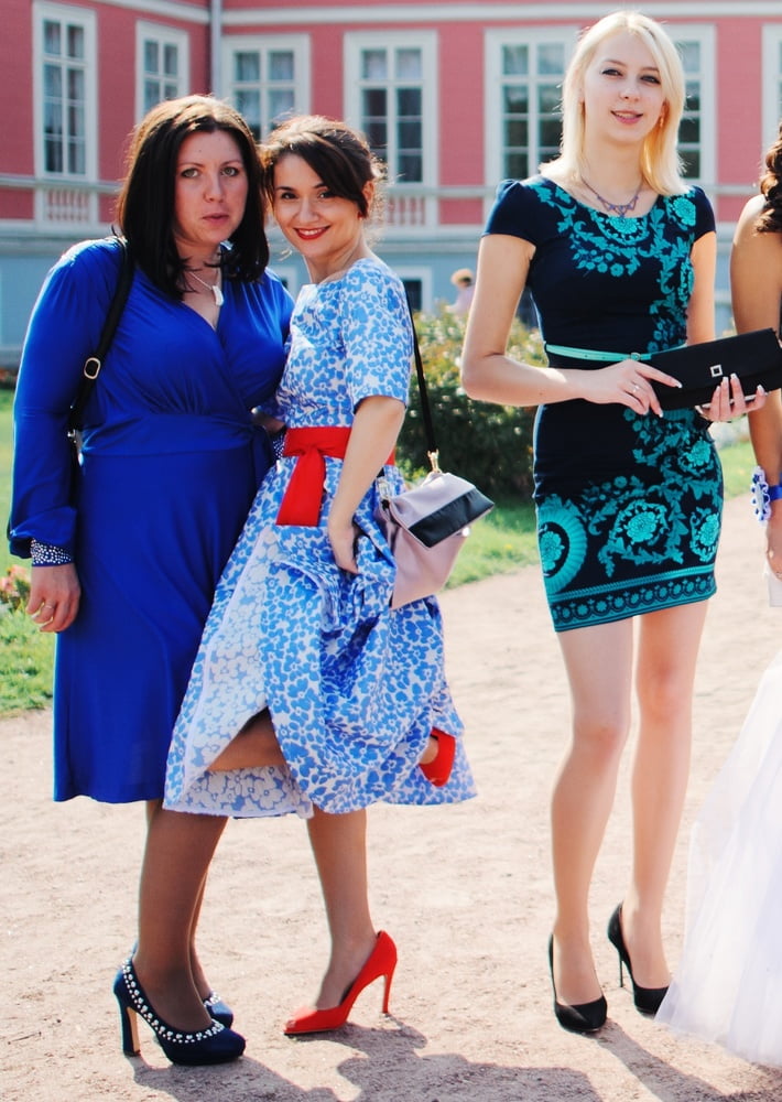Russian Wedding Sluts in Pantyhose - 16 Photos 
