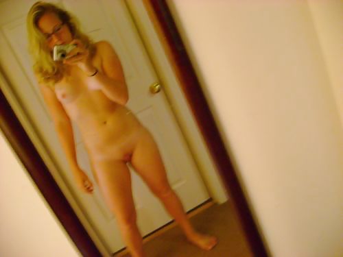 Self Shot Hottie 2 porn pictures