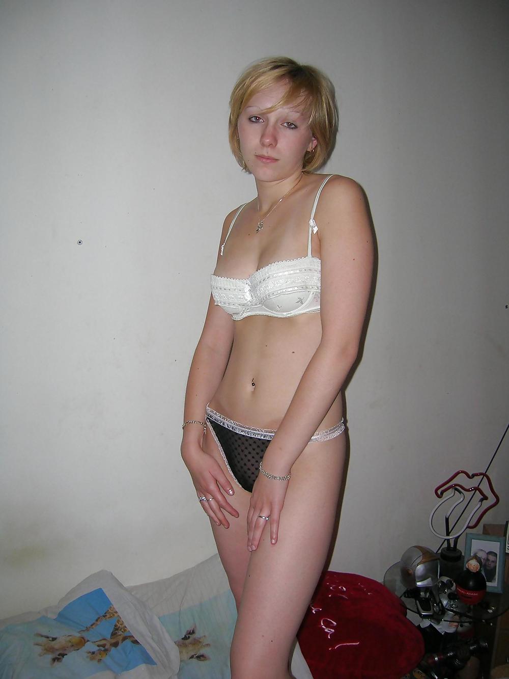 TEEN POSING AND MASTURBATING porn pictures