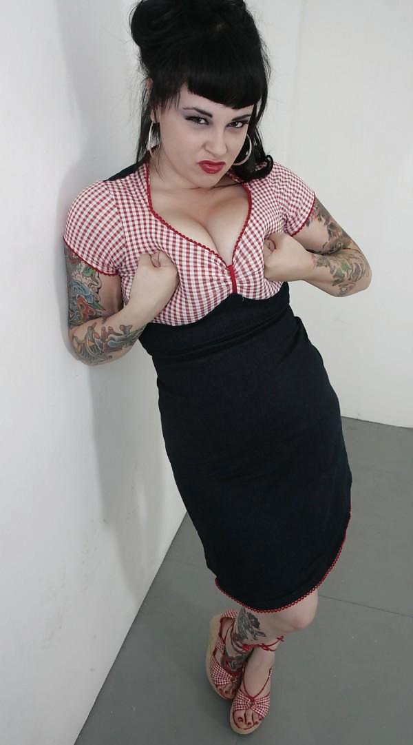 MY WHITE GIRLFRIEND ON THE SIDE porn pictures