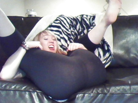 Just goofing around in leggings :3