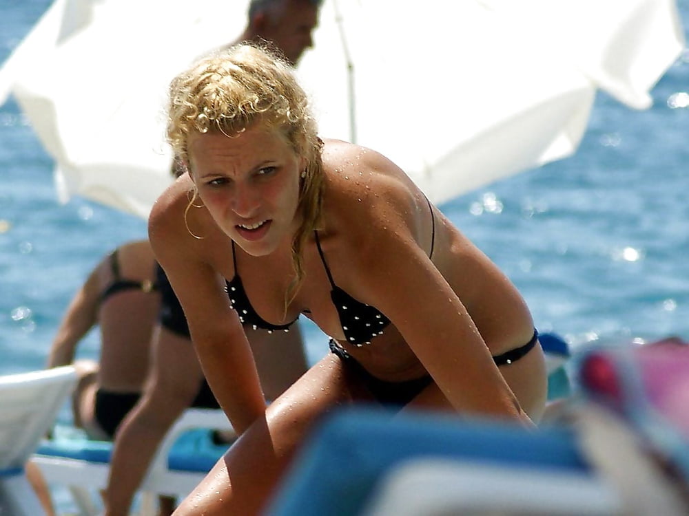 a la plage 01 porn pictures