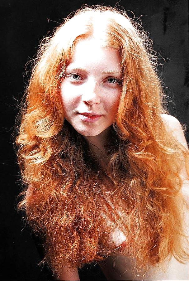 BEAUTIFUL AMATEUR REDHEAD TEEN porn pictures