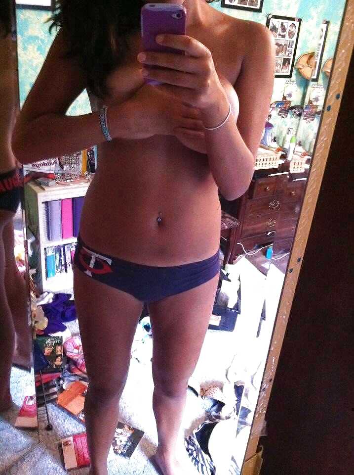 Cell Phone Girls porn pictures