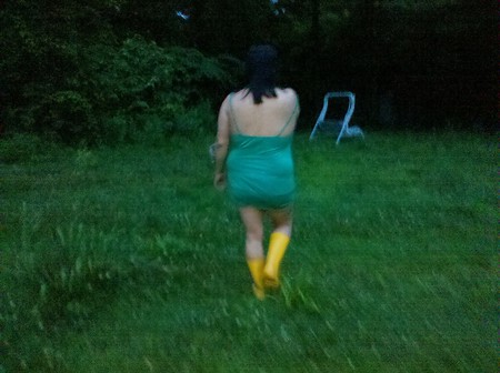 hot n juicy wife Lydia Deetz walkin around backyard