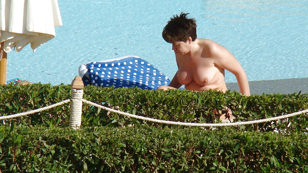 Candid topless porn pictures