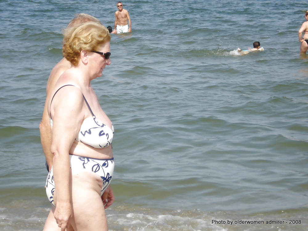 Grannies on beach porn pictures