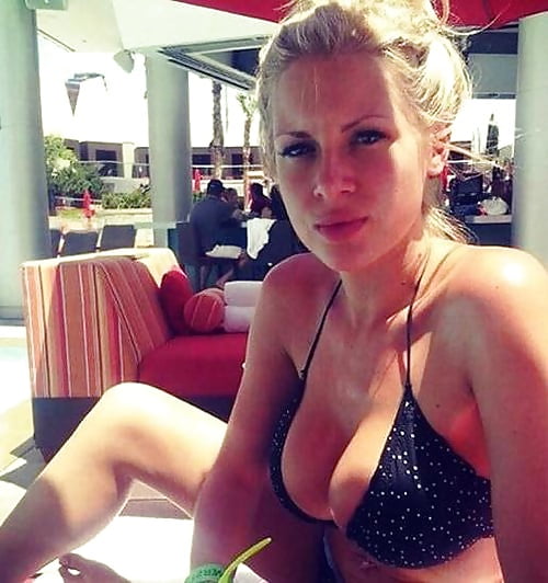 Naked Sluts Selfies 002 porn pictures