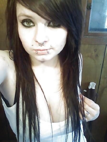 Cute Emo Teen 2 porn pictures