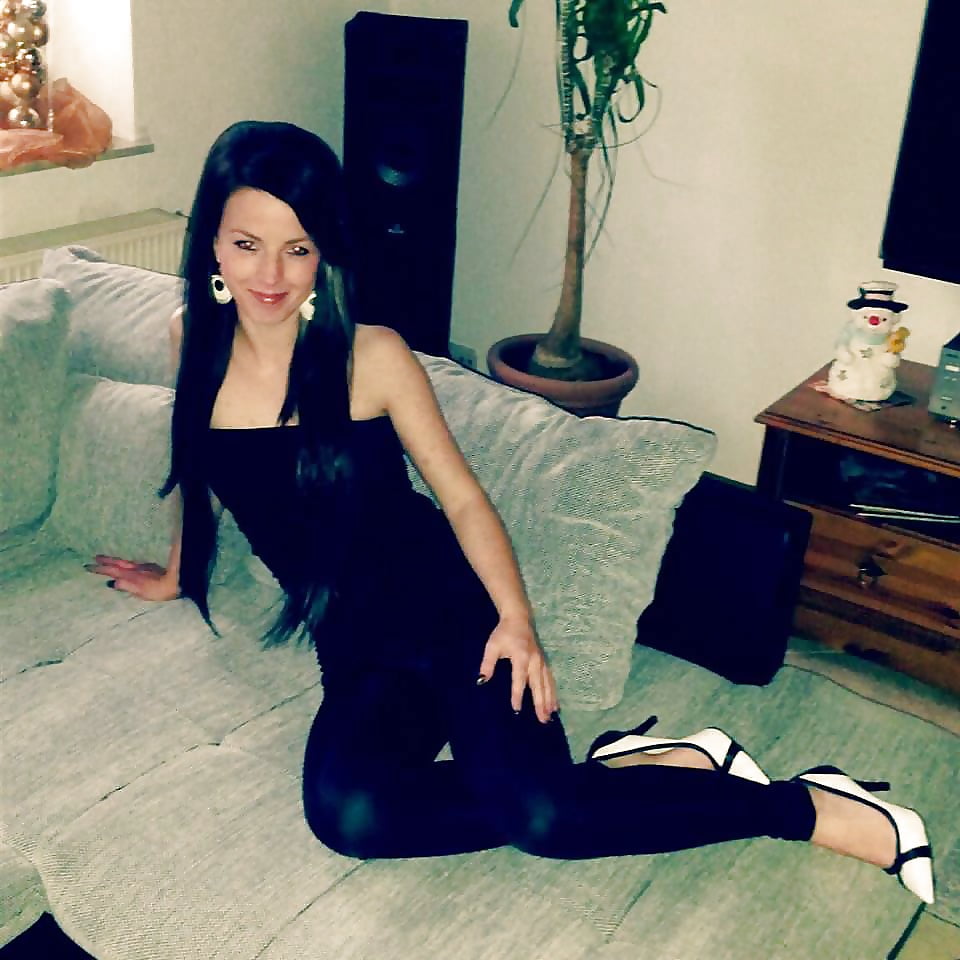 petite salope!!!!! porn pictures