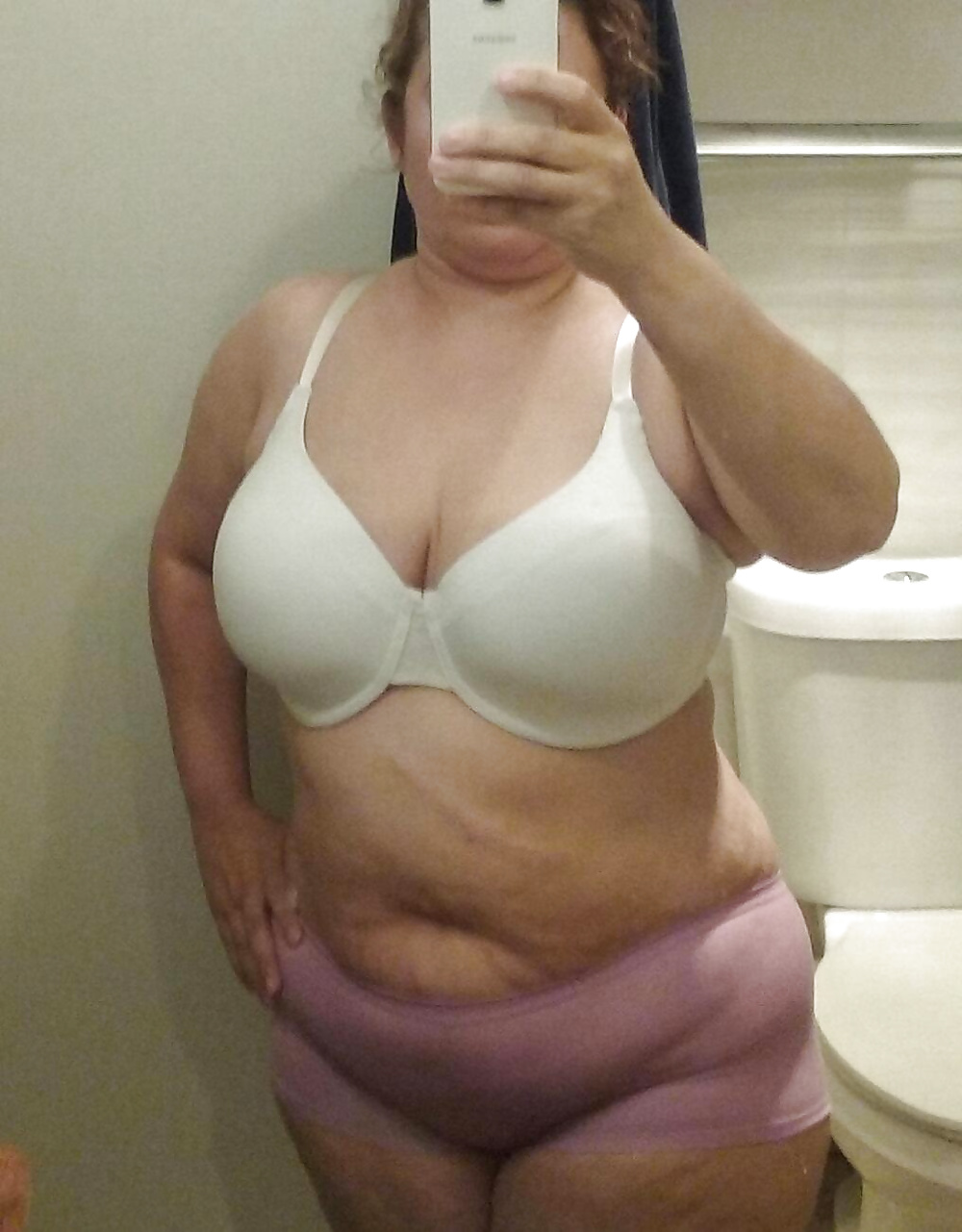 Lucina (Thick Mexican BBW) porn pictures