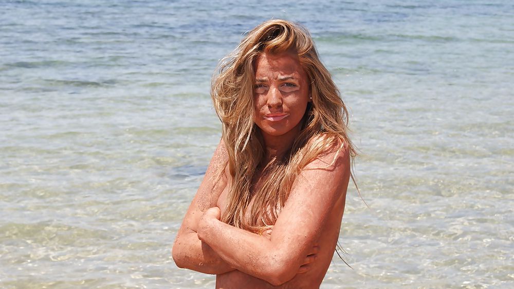 Teens on Menorca porn pictures