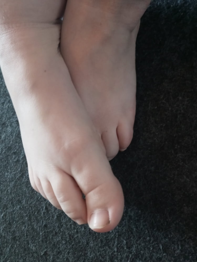 Jenny feet - 5 Pics 