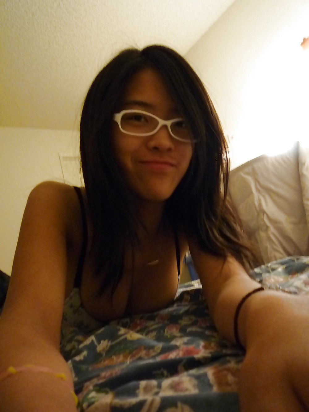 Nude asian girl with glasses sexy porn pictures
