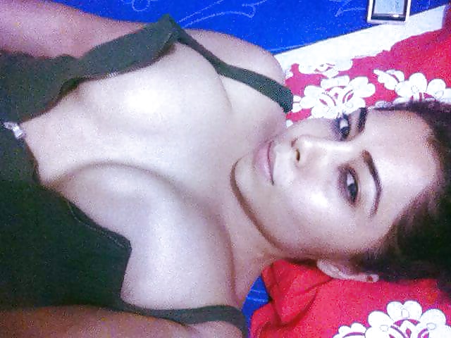 INDIAN MILF porn pictures