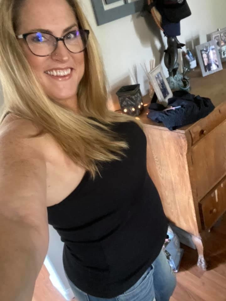 Facebook milf always gets my Dick hard- 3 Photos 