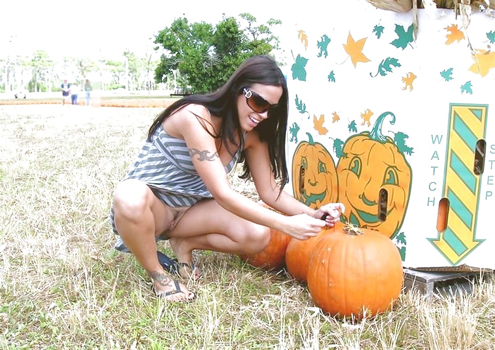 Upskirts 1 porn pictures