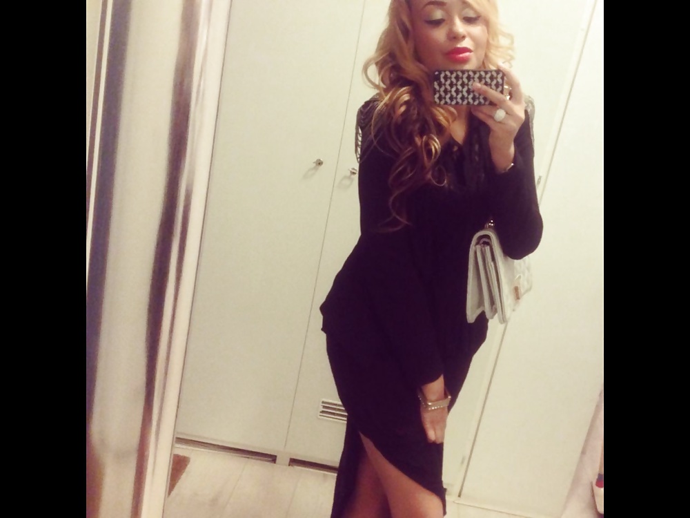 Ragazza di 19 anni conosciuta a Londra porn pictures