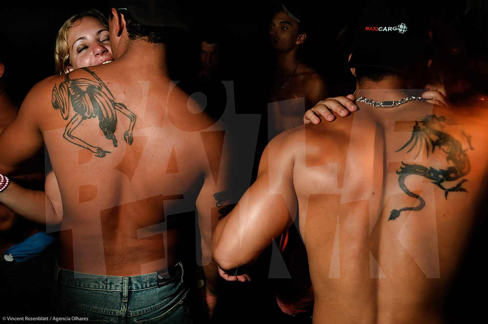 Baile Funk na favela - Rio de Janeiro porn pictures