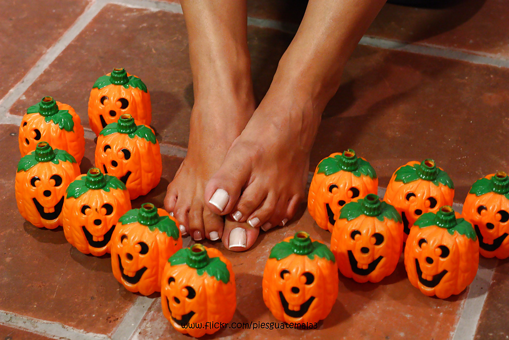 Prety feet in heels 3 porn pictures