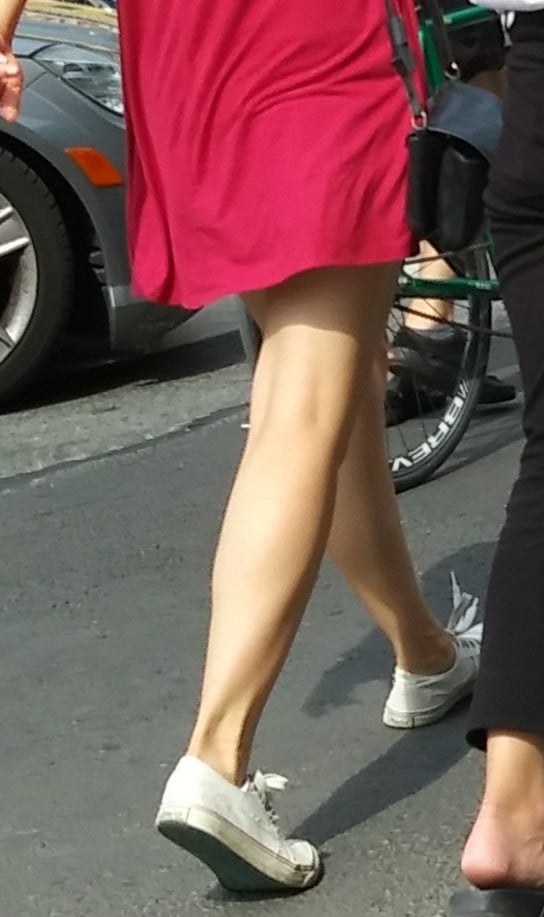 Candid legs and feet.... porn pictures