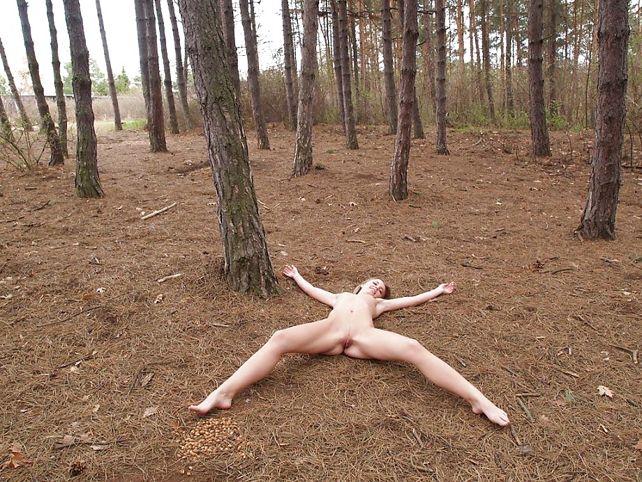 Naked Outdoors porn pictures