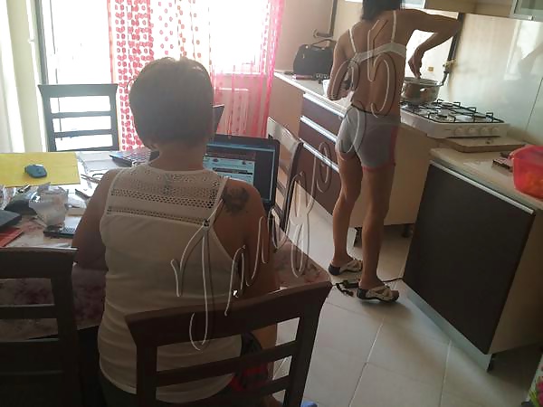 Turkish Lesbians Whore Yagmur porn pictures