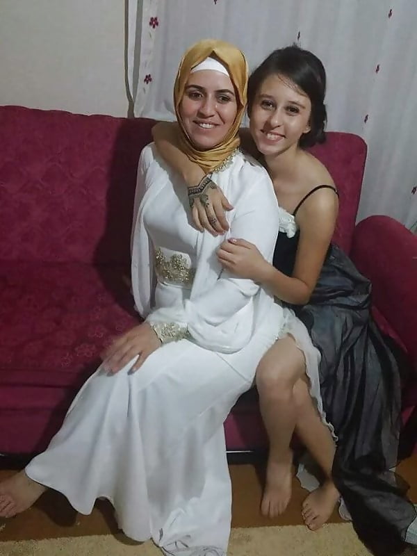 Turkish Mom and not daughter porn pictures