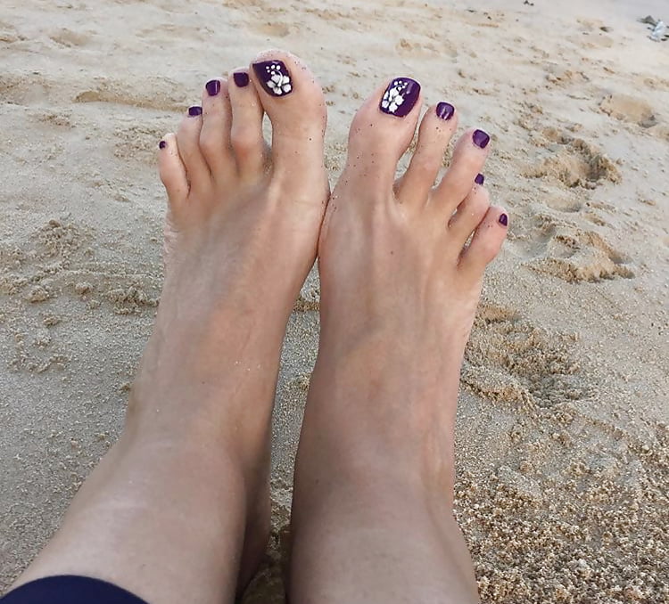 Sexy Milf Feet (Aussie Milf, Instagram, Tall) porn pictures