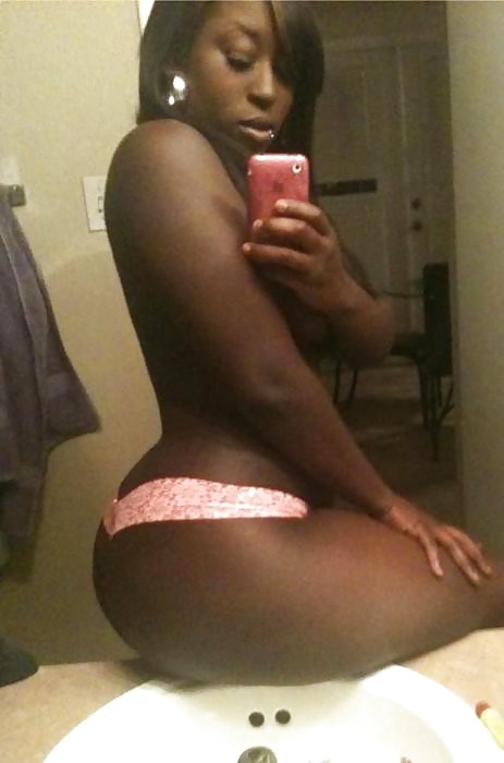 Amateur Black Girls 25 porn pictures