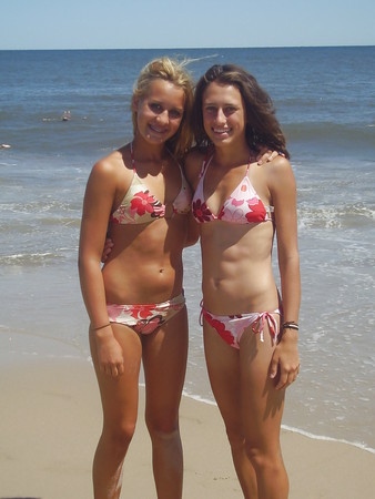 Hot teens inn bikini