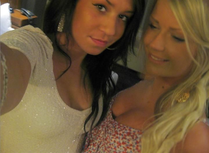 Blond GirlFriend (new years eve) porn pictures