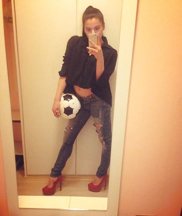 Flexible Bulgarian Slut Vanina porn pictures