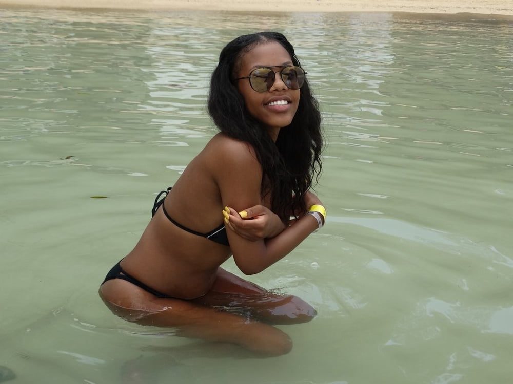 Outdoor beauty black webcam