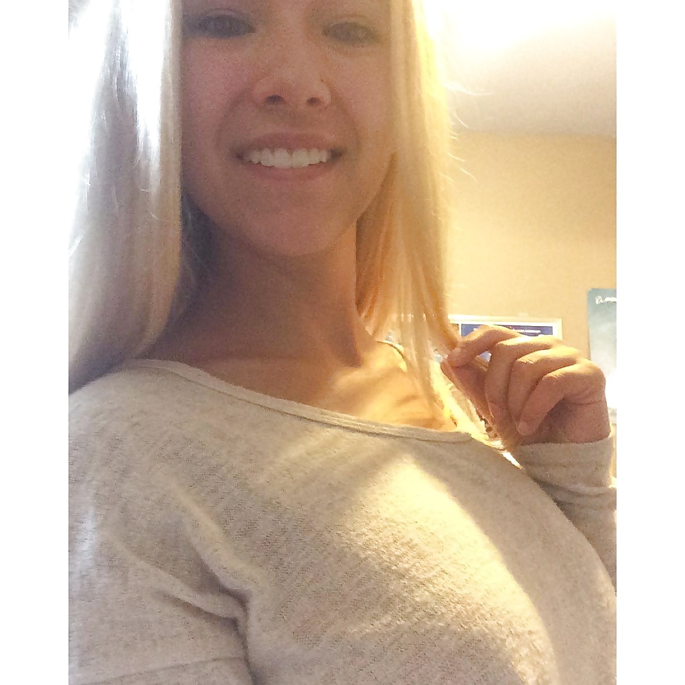 Blonde College Party Girl porn pictures