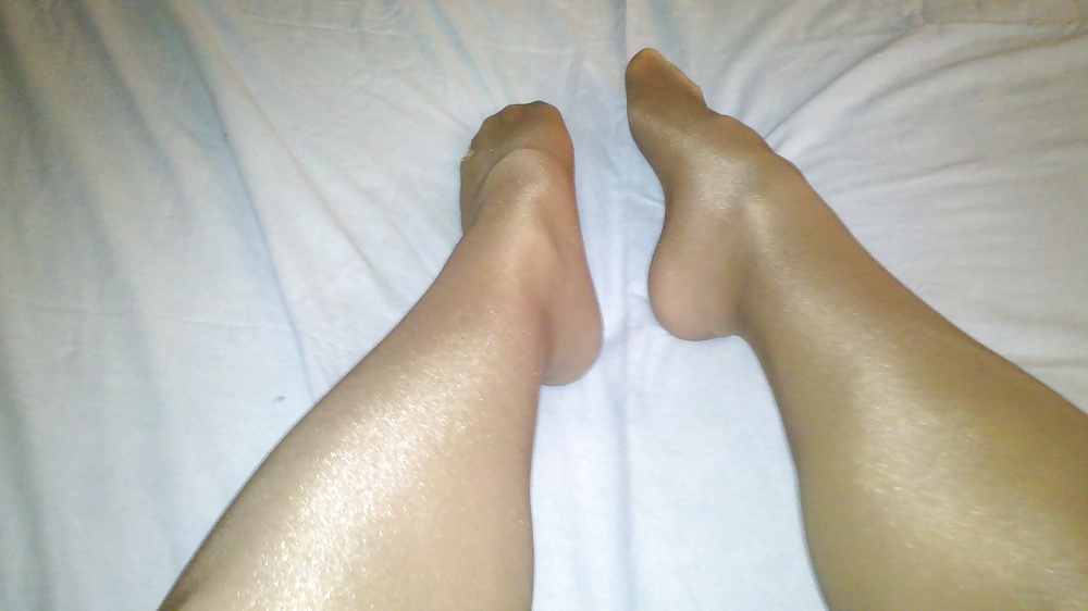 Vintage pantyhose and new shoes porn pictures