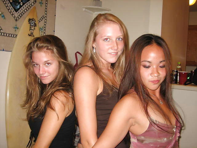 Asian American teen self-shots porn pictures