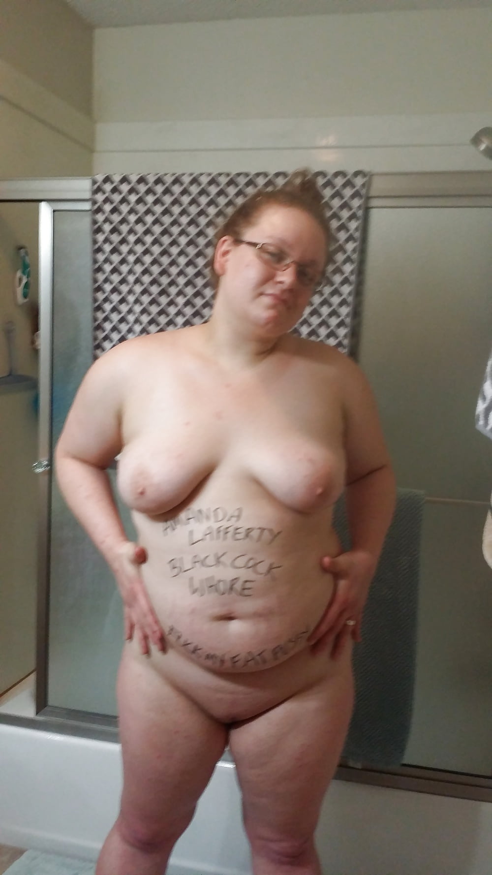 Fat whore Amanda Lafferty black cocktail slut porn pictures