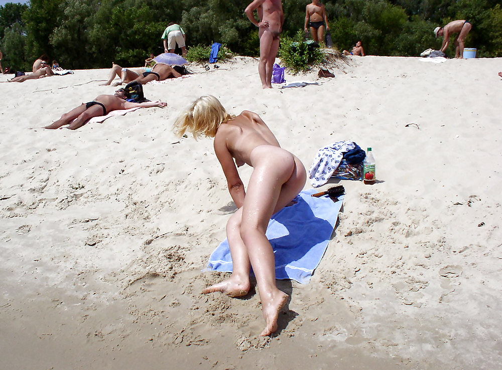 Nude Beach porn pictures