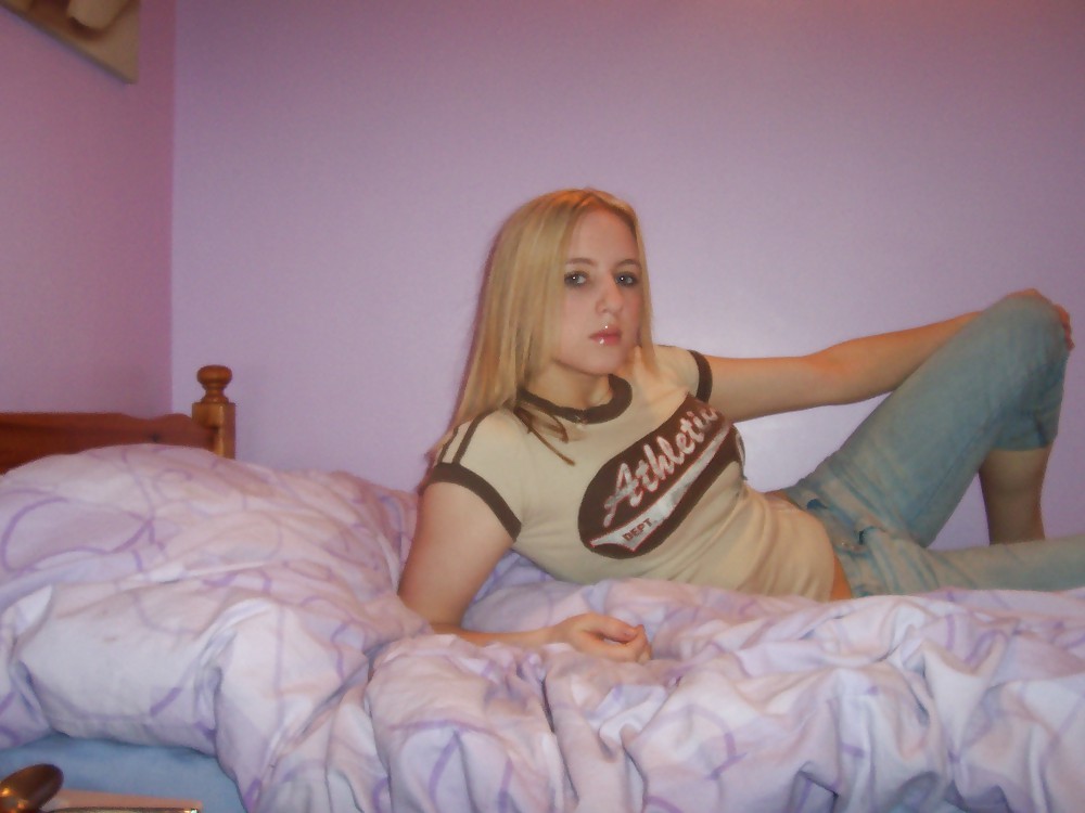 sexy amateur Kim from Germany porn pictures