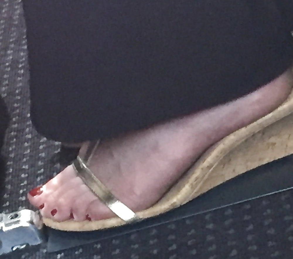 Candid Feet porn pictures