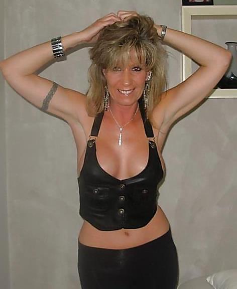 Tracy, my friend's hot mom porn pictures
